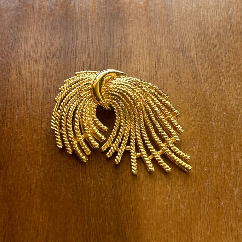 Vintage Gold Tone Wheat Sheaf Brooch | Textured Rope Twist Harvest Pin